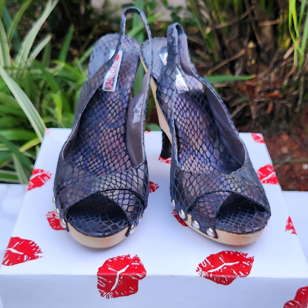 Stylish and Unique Peep-Toe Slingback Heels